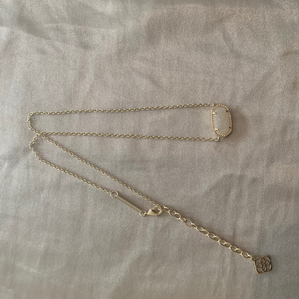 Kendra Scott necklace